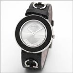 Gucci（グッチ） Uプレイ ビット金具のついたGGストラップのドレッシーなレディスウオッチ YA129409