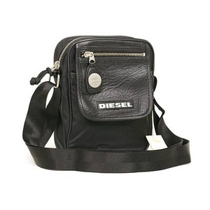 DIESEL(ディーゼル) ショルダーバッグ ブラックXD59-PR520-T8013 バッグ バッグ 2009新作