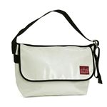 MANHATTAN PORTAGE（マンハッタンポーテージ） ショルダーバッグ 1607V-VL WHT VINYL VINTAGE MESS BAG(LG) ホワイト