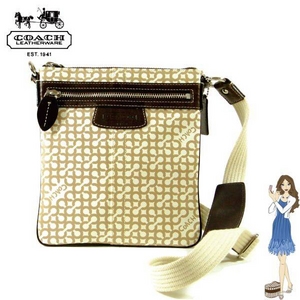 Coach(コーチ) バッグ シグネチャー ペネロピ オプ アート スウィング パック カーキ 42206